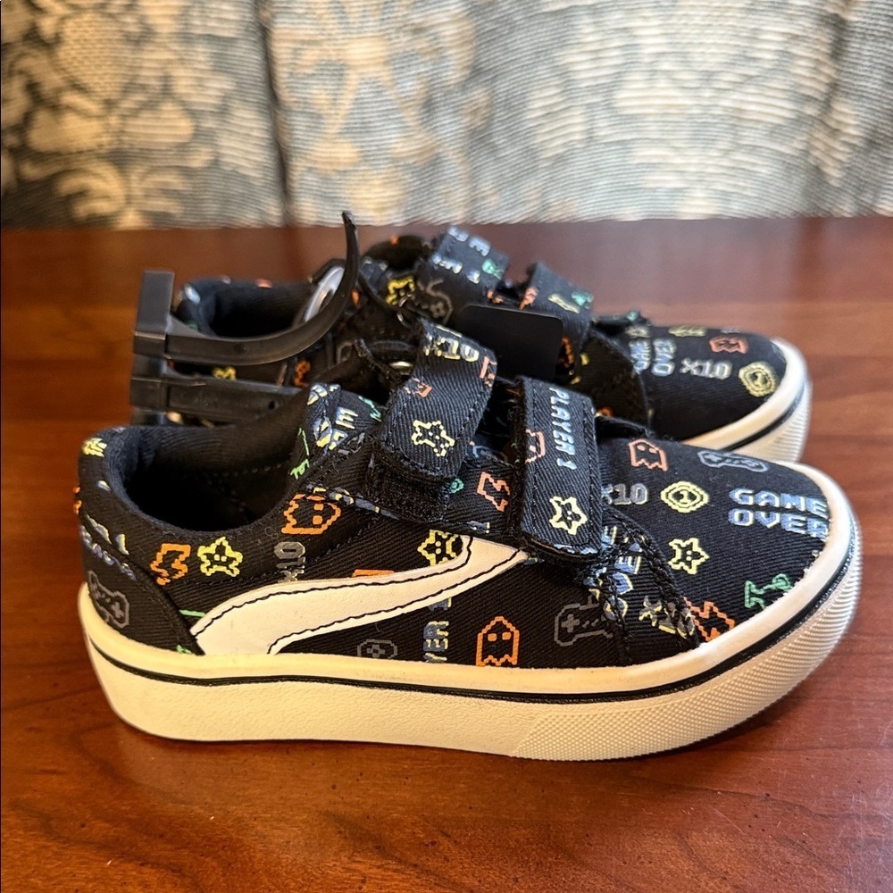 George Black Game-Themed Kids Sneakers Size 7 - Picture 4 of 9